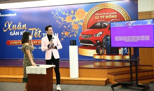 "Xuân gắn kết - Tết tri ân” xác định được 8 khách hàng trúng điện thoại Iphone 12 pro 256GB