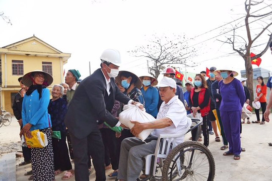 Khẩn trương xuất cấp gạo kịp thời hỗ trợ người dân trong dịp Tết Nguyên đán Tân Sửu năm 2021