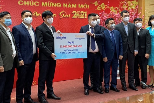 LienVietPostBank và ThaiHoldings trao tặng 21 tỷ đồng để mua vắc xin ngừa COVID-19