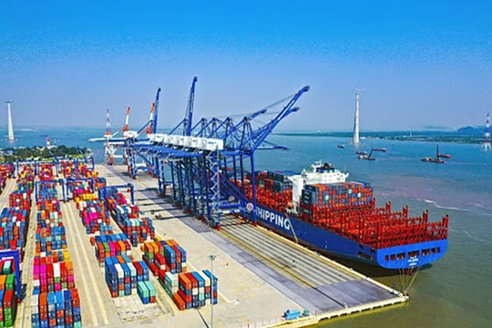 Tổng sản lượng hàng hóa thông qua cảng biển Việt Nam tăng 11% so với cùng kỳ năm 2020
