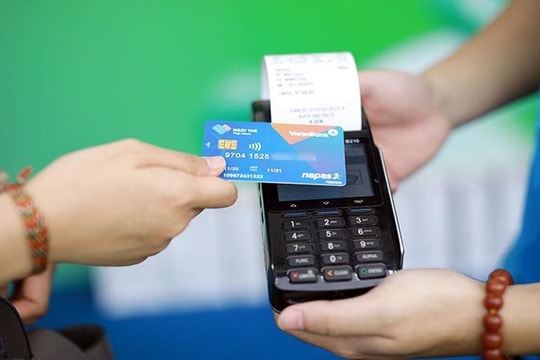 Chính thức ‘'khai tử” thẻ từ ATM, thay thế bằng thẻ chip