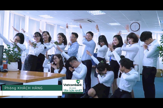 Thư gửi cô gái ngân hàng