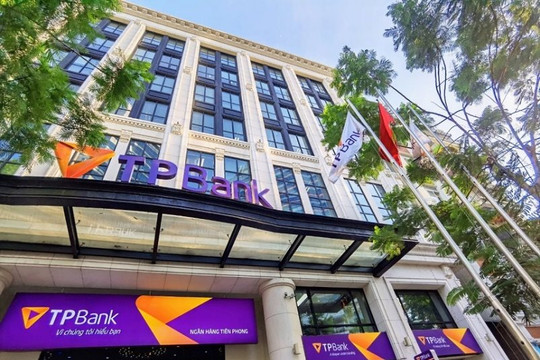 TPBank chia sẻ lợi nhuận, đồng hành cùng khách hàng, giảm lãi suất và phí