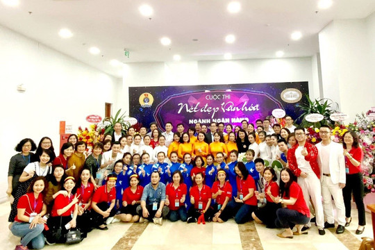 Ngân hàng Việt Nam - Bảy mươi mùa hoa