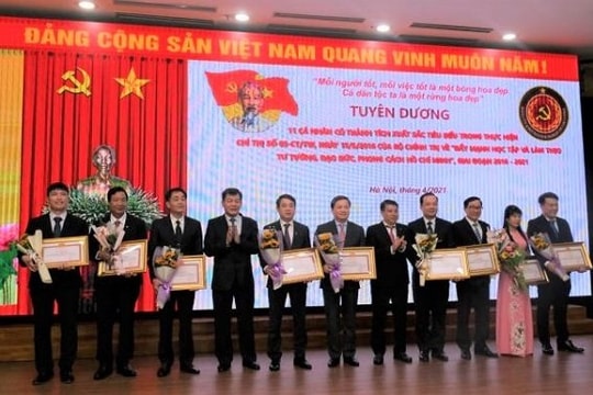 Một tấm gương sống còn giá trị hơn một trăm bài diễn văn tuyên truyền*