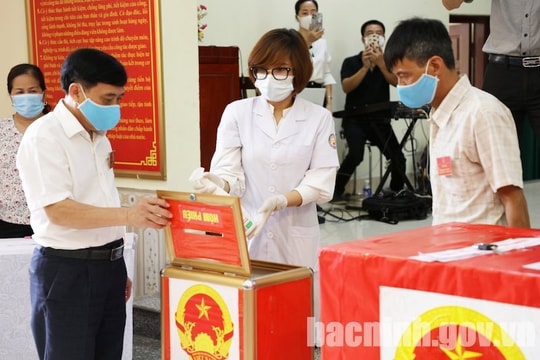 98,43% cử tri đi bầu cử