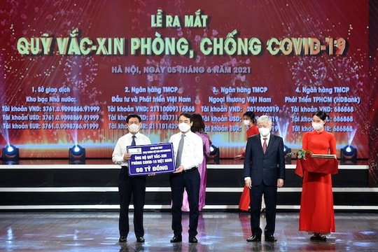 Vietcombank ủng hộ 60 tỷ đồng cho Quỹ vắc-xin phòng COVID-19