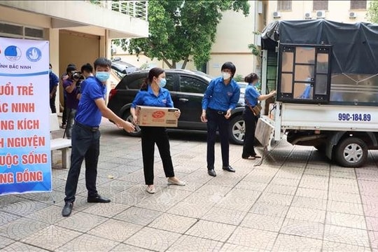 Thủ tướng yêu cầu khẩn trương hoàn thiện dự thảo Nghị quyết về hỗ trợ người gặp khó khăn do COVID-19