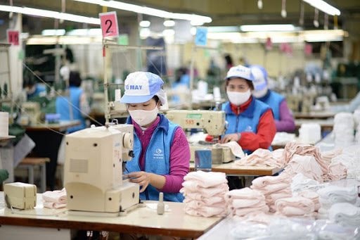 Ngành dệt may: Đối mặt với sóng gió