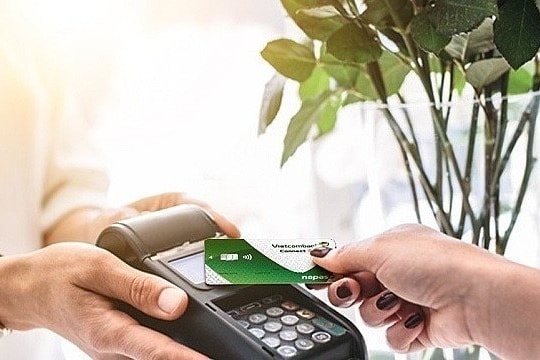 Thẻ chip không tiếp xúc - công cụ thanh toán thời đại số