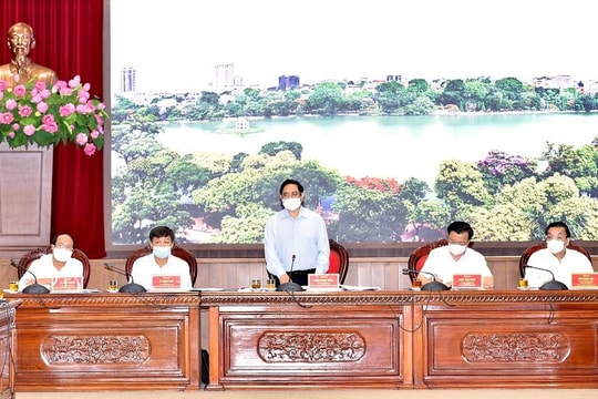 Chăm sóc, bảo vệ sức khỏe, tính mạng của người dân là trên hết, trước hết