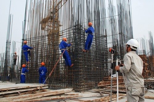 Đề xuất nhà thầu phải mua bảo hiểm cho người lao động trên công trường