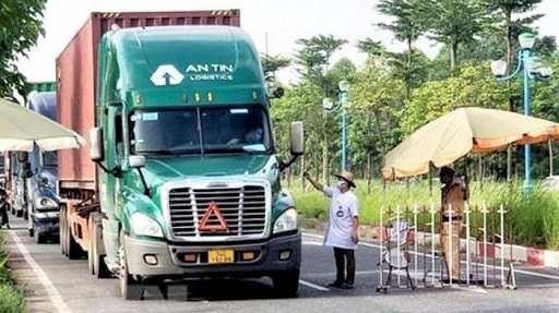 Vận tải hàng hóa bảo đảm thông suốt và an toàn phòng, chống dịch COVID-19