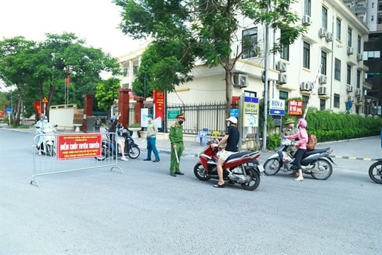 Hà Nội điều chỉnh, thống nhất việc kiểm tra giấy tờ người đi đường