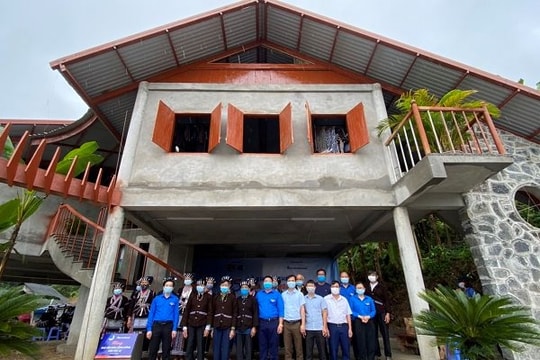 Lai Châu: Khánh thành Nhà văn hóa cộng đồng dân tộc Lự