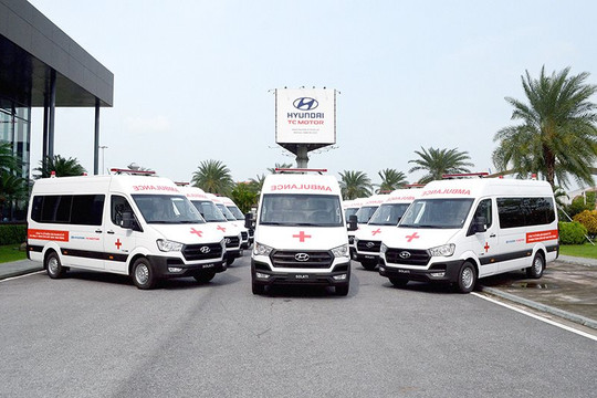 Liên doanh Ô tô Hyundai Thành Công trao tặng 10 xe Solati cứu thương 