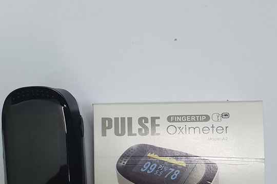 Bắt giữ 3.000 thiết bị đo nồng độ oxy và nhịp tim "không rõ nguồn gốc"