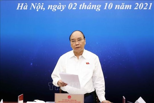 Chủ tịch nước Nguyễn Xuân Phúc tiếp xúc cử tri doanh nghiệp TP. Hồ Chí Minh