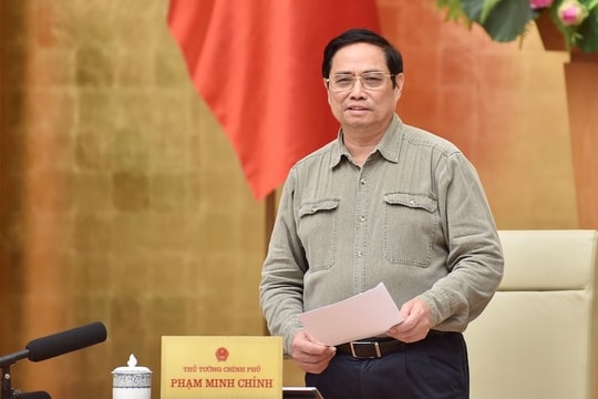 Thủ tướng Phạm Minh Chính: Các địa phương phải chia sẻ, phối hợp tổ chức thật tốt việc đưa đón người về quê 