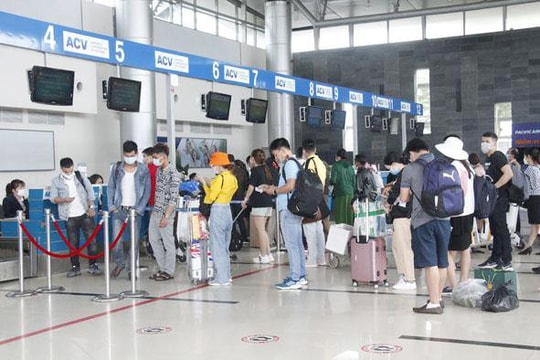 Dừng yêu cầu hành khách đi máy bay và đi tàu kê khai cam kết phòng, chống dịch COVID-19