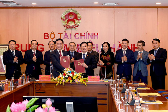 Bộ Tài chính hợp tác với Bộ Thông tin và truyền thông về chuyển đổi số