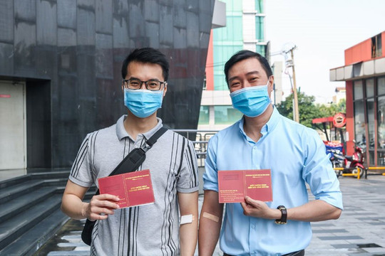 Nhân viên Shinhan Finance tham gia hiến máu đóng góp vào quỹ máu quốc gia