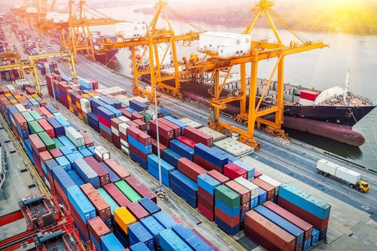 Standard Chartered: Xuất khẩu của Việt Nam dự kiến sẽ đạt 535 tỷ USD vào năm 2030