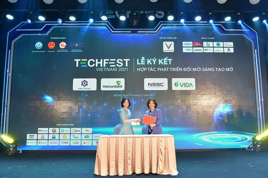 Vietcombank và Viet Lotus ký kết thỏa thuận hợp tác chiến lược