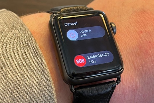 Tính năng 'cứu người' đặc biệt của Apple Watch Series 7