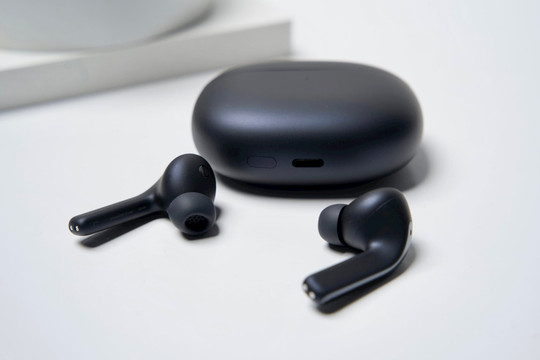 Tai nghe Xiaomi Buds 3: Có chống ồn chủ động, pin 32 giờ