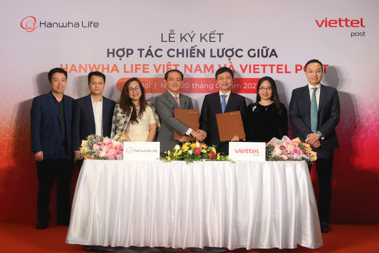 Hanwha Life Việt Nam và Viettel Post ký thỏa thuận hợp tác phân phối bảo hiểm