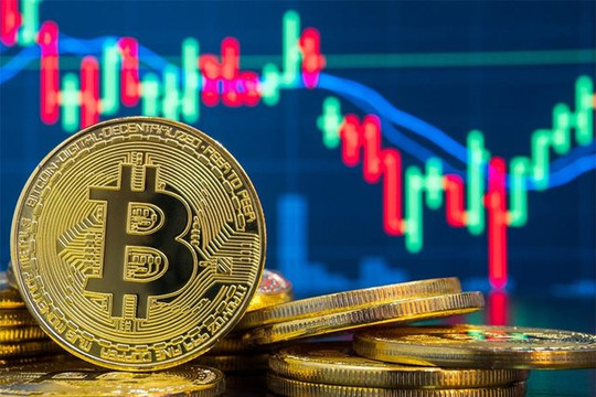 Bitcoin tăng mạnh trở lại, vượt ngưỡng 42.000 USD