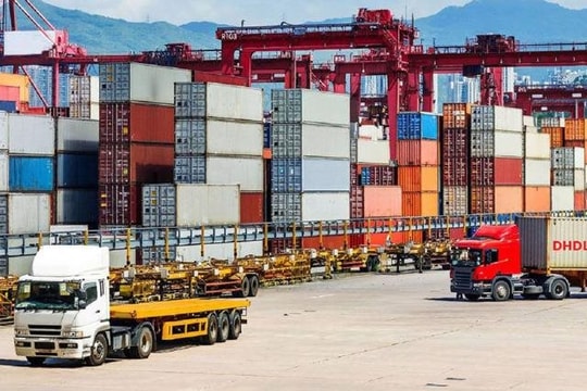 Xuất nhập khẩu hàng hóa phục hồi trong nửa đầu tháng 2