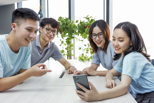 Chương trình ưu đãi giảm tới 90.000 đồng khi đặt vé xem phim trên ứng dụng Agribank E-Mobile Banking thu hút giới trẻ