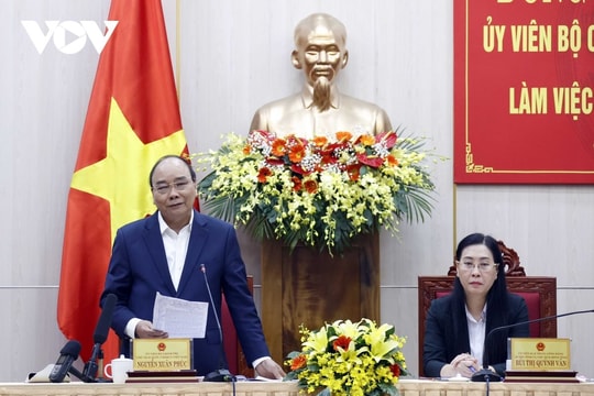 Chủ tịch nước Nguyễn Xuân Phúc làm việc lãnh đạo chủ chốt tỉnh Quảng Ngãi