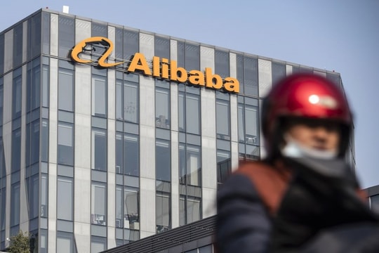 Alibaba lần đầu báo cáo doanh thu tăng chậm kể từ năm 2014