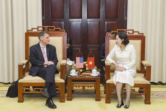 Thống đốc NHNN Nguyễn Thị Hồng làm việc với Phó trợ lý Bộ trưởng Tài chính Mỹ