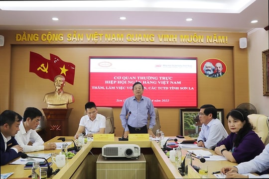 Hiệp hội Ngân hàng làm việc với các TCTD tỉnh Sơn La
