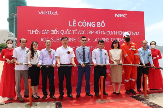 Viettel công bố cập bờ tuyến cáp ADC, băng thông lớn nhất Việt Nam