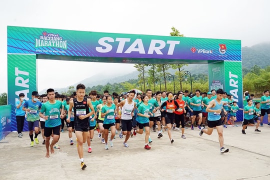 Hơn 1.000 VĐV hoàn tất hai cự ly 5km – 10km tại giải chạy VPBank Bắc Giang Marathon lần thứ hai