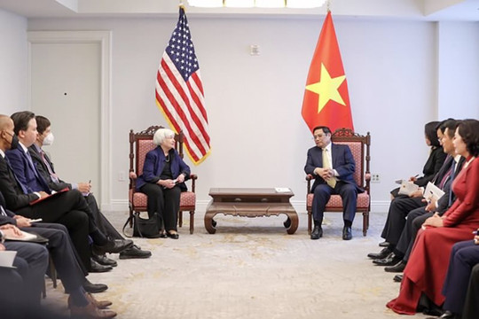 Thống đốc Nguyễn Thị Hồng tham dự buổi tiếp và làm việc của Thủ tướng Chính phủ với Bộ trưởng Tài chính Hoa Kỳ