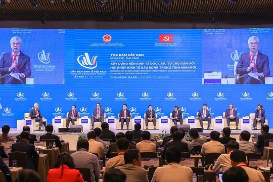 'Kinh tế Việt Nam ổn định trong giông bão': Chính phủ đã thể hiện bản lĩnh và năng lực điều hành