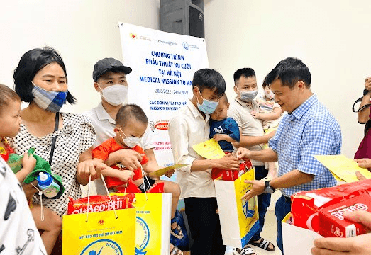 ​CMC giúp các em nhỏ dị tật khe hở môi, hàm ếch viết tiếp ước mơ