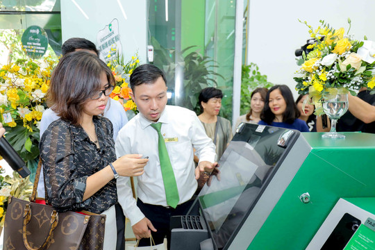Vietcombank Ba Đình khai trương trụ sở mới và ra mắt chuỗi trải nghiệm dịch vụ ngân hàng số