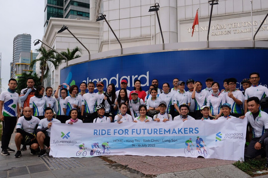 ​Ngân hàng Standard Chartered khởi động hành trình “Đạp xe gây quỹ FutureMakers 2022” tại Việt Nam