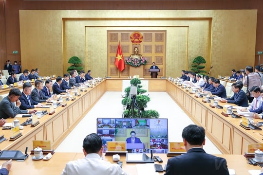 Làm sâu sắc hơn quan hệ với Hàn Quốc qua trụ cột và động lực quan trọng là hợp tác về kinh tế, thương mại và đầu tư