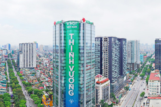 VPBank xác lập kỷ lục Việt Nam với biển quảng cáo tòa nhà in tên hơn 10.000 CBNV