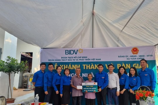 Đoàn thanh niên BIDV bàn giao nhà tình nghĩa tại tỉnh Vĩnh Phúc