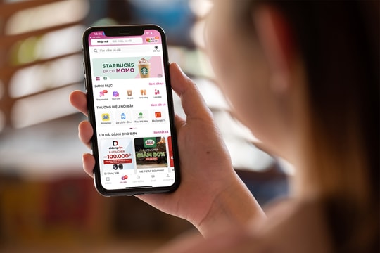 MoMo tích hợp làm phương thức thanh toán mới tại chuỗi Starbucks Vietnam