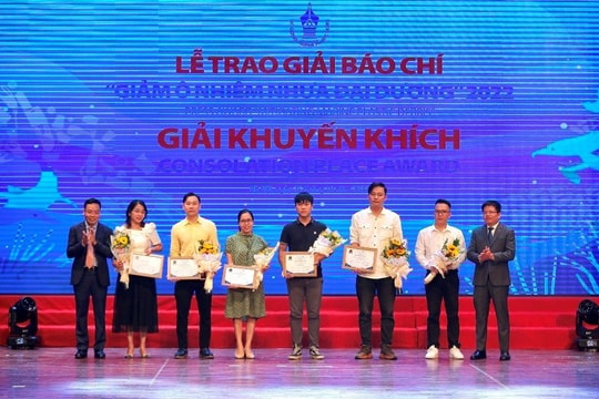 Trao Giải báo chí Giảm ô nhiễm nhựa đại dương năm 2022